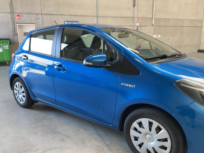Toyota Yaris 1.5 Hybrid Collection — zdjęcie 8