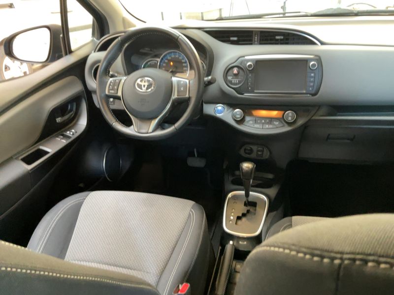 Toyota Yaris 1.5 Hybrid Collection — zdjęcie 12