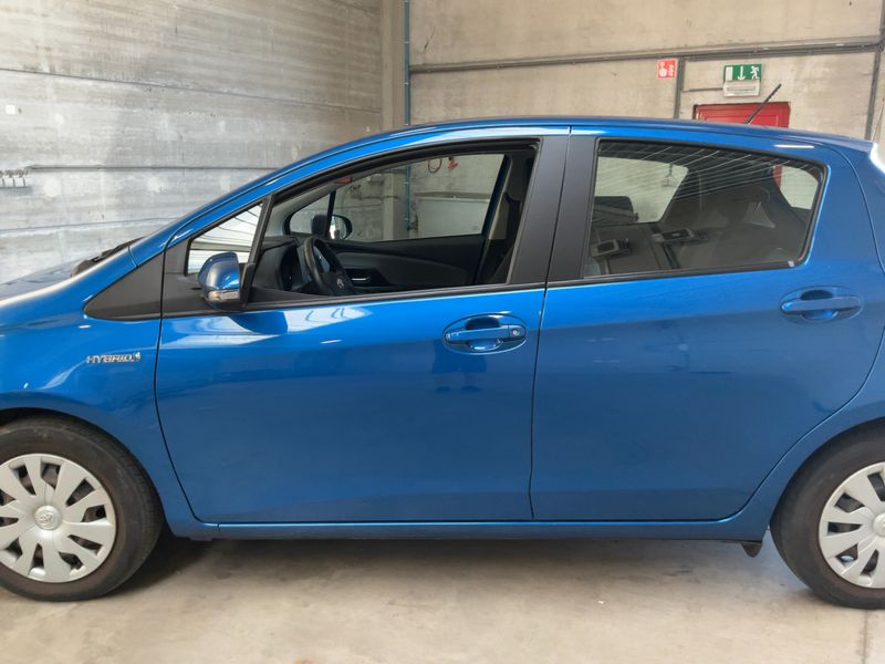 Toyota Yaris 1.5 Hybrid Collection — zdjęcie 4