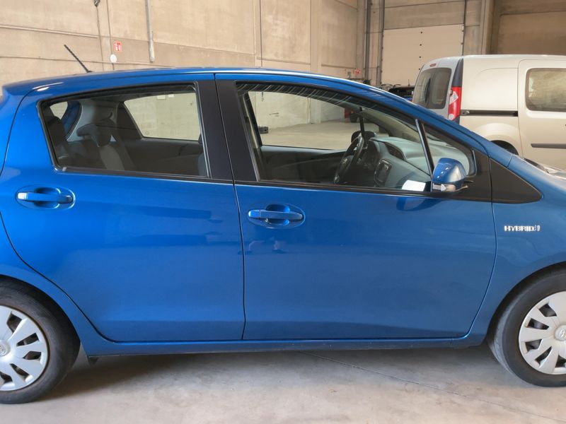 Toyota Yaris 1.5 Hybrid Collection — zdjęcie 7