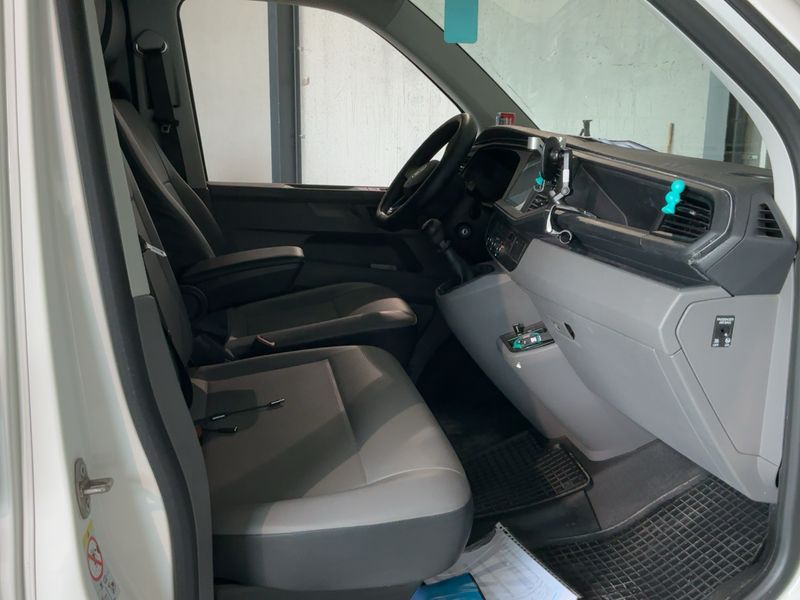 Volkswagen T6 Transporter 2.0 TDI Kasten FWD — zdjęcie 11