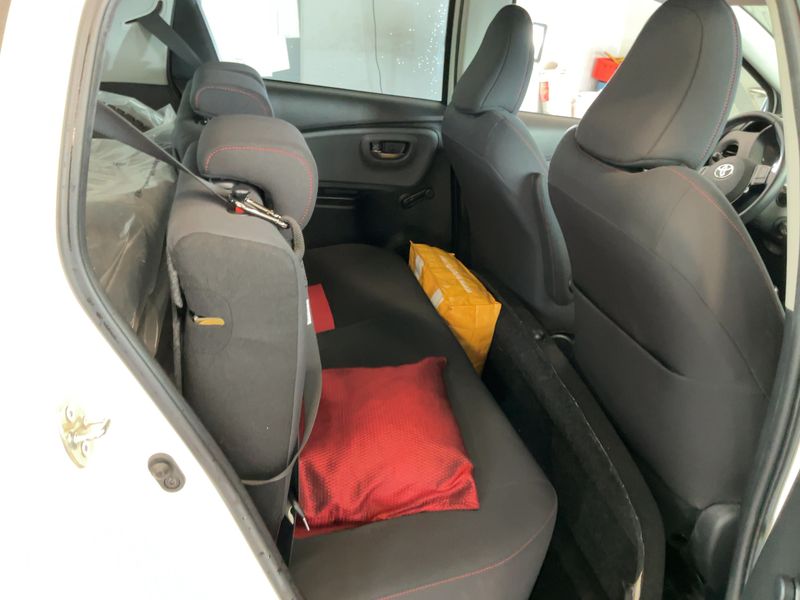 Toyota Yaris 1.33 Dual VVT-i S — zdjęcie 14