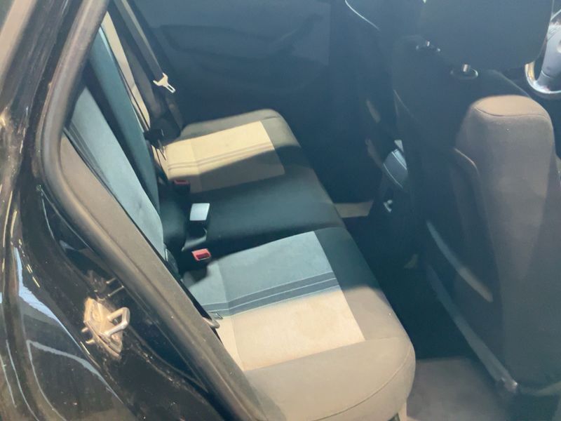 BMW X1 xDrive 18d — zdjęcie 14