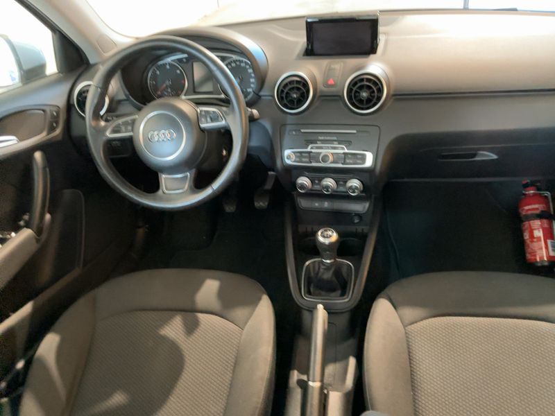 Audi A1 Sportback 1.4 TDI 2015 – снимка 17