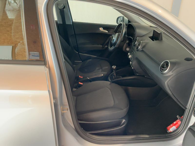 Audi A1 Sportback 1.4 TDI 2015 – снимка 16