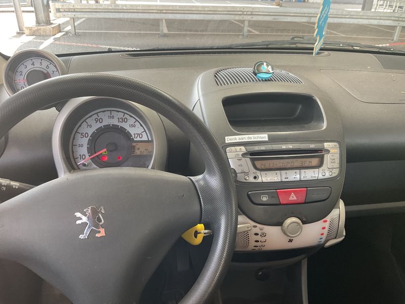 Peugeot 107 1.0 Filou — zdjęcie 4
