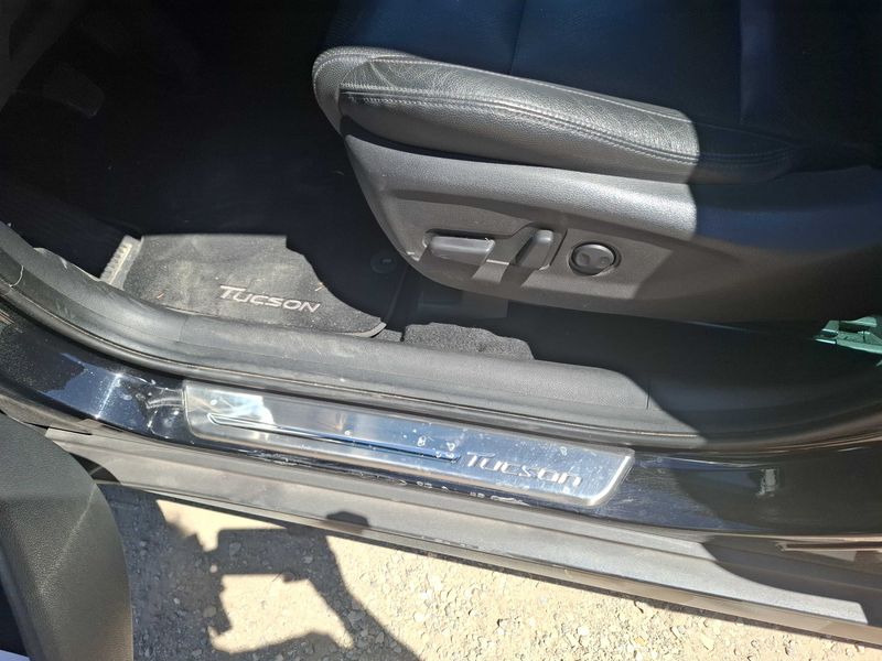 Hyundai Tucson 1.7 CRDi Initia 2WD 2016 – снимка 31