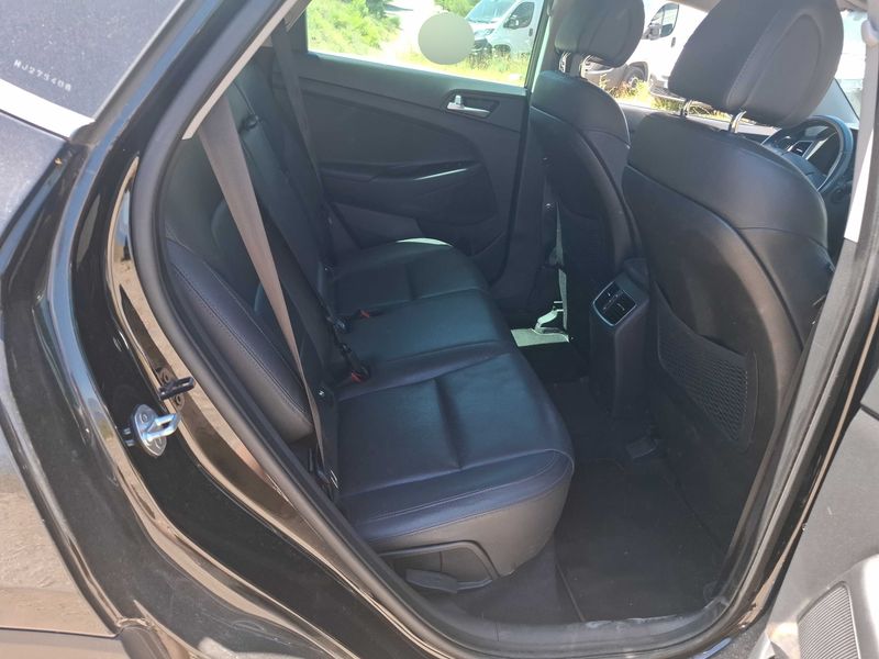 Hyundai Tucson 1.7 CRDi Initia 2WD 2016 – снимка 14