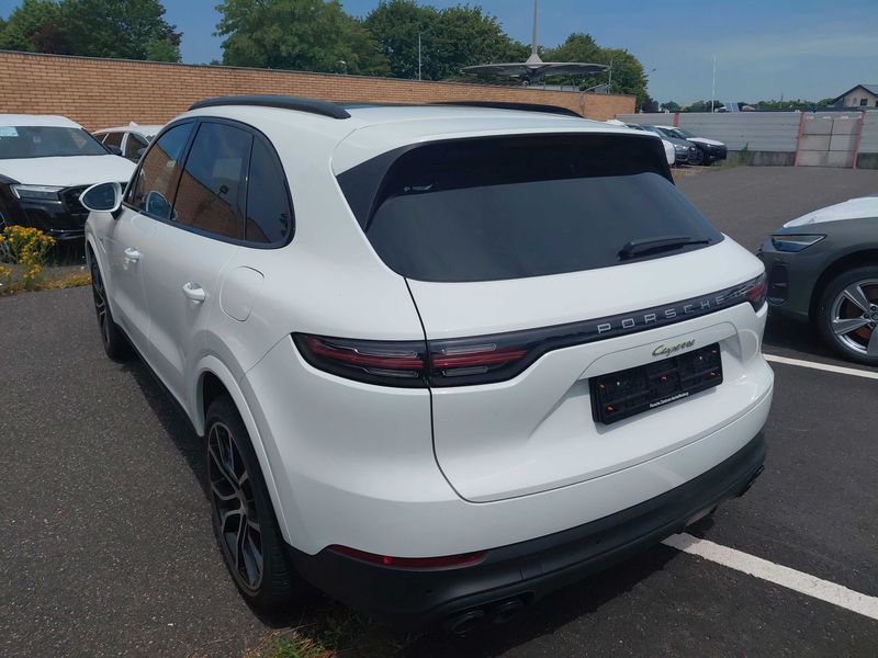 Porsche Cayenne E-Hybrid — zdjęcie 3