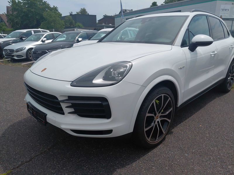 Porsche Cayenne E-Hybrid — zdjęcie 2