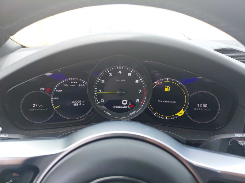 Porsche Cayenne E-Hybrid — zdjęcie 12