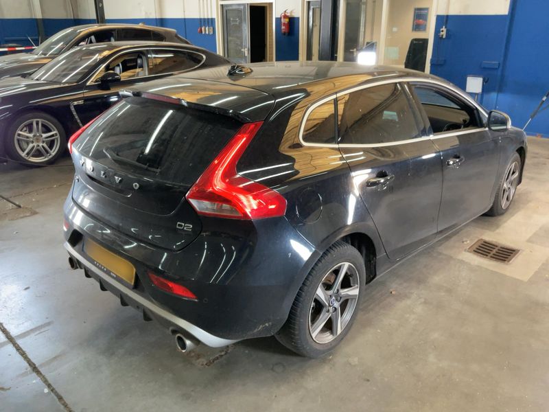 Volvo V40 2.0 D2 — zdjęcie 6