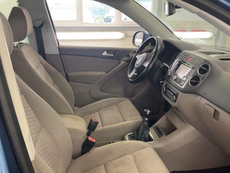 Volkswagen Tiguan 2.0 TSI Track & Field 4Motion 2011 – снимка 16