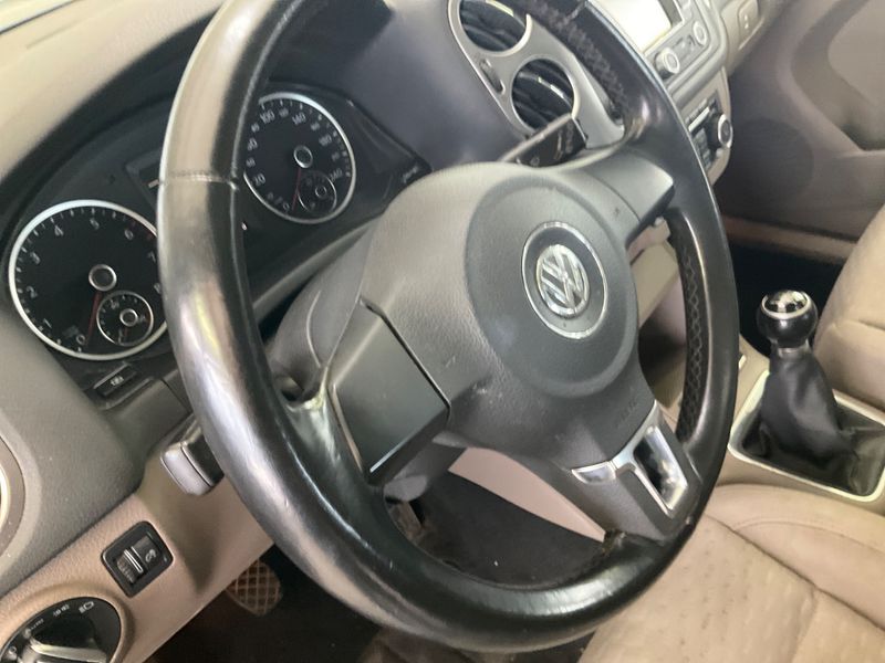 Volkswagen Tiguan 2.0 TSI Track & Field 4Motion 2011 – снимка 37