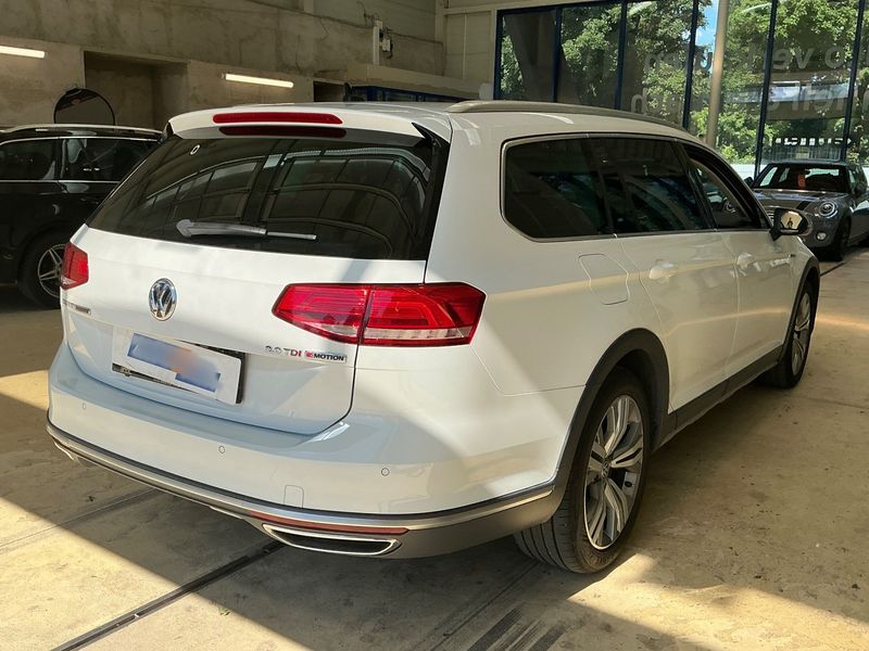 Volkswagen Passat Alltrack 2.0 TDI 4Motion BlueMotion Tech — zdjęcie 6