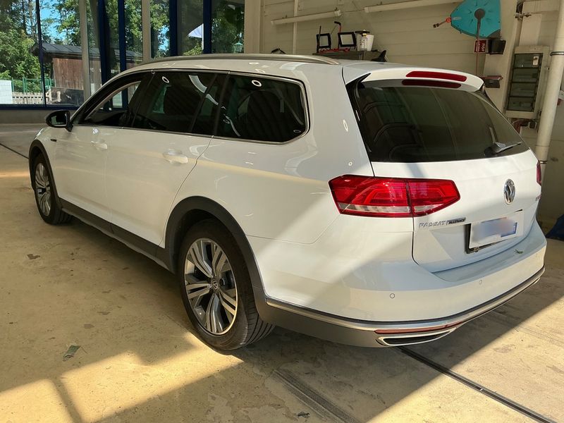 Volkswagen Passat Alltrack 2.0 TDI 4Motion BlueMotion Tech — zdjęcie 3