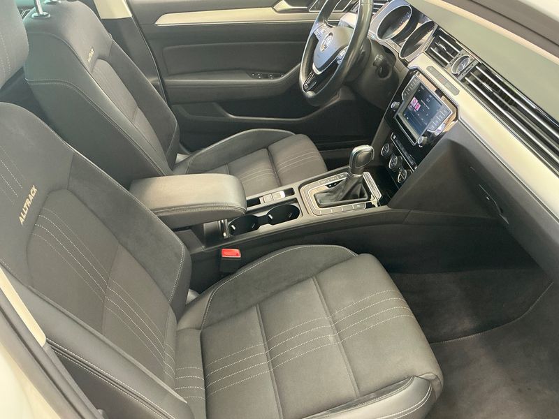 Volkswagen Passat Alltrack 2.0 TDI 4Motion BlueMotion Tech — zdjęcie 11