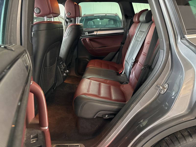 Volkswagen Touareg 4.2 V8 TDI Exclusive — zdjęcie 14