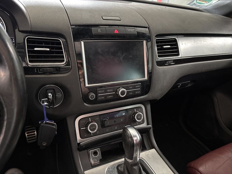 Volkswagen Touareg 4.2 V8 TDI Exclusive — zdjęcie 13
