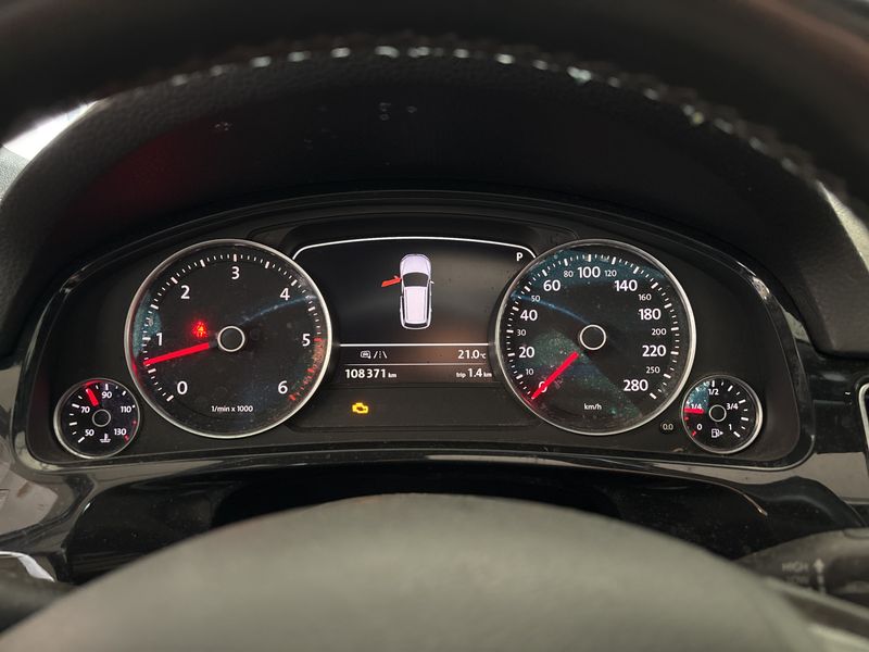 Volkswagen Touareg 4.2 V8 TDI Exclusive — zdjęcie 12