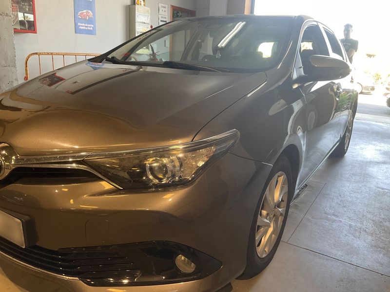Toyota Auris 1.4 Turbodiesel Active — zdjęcie 2