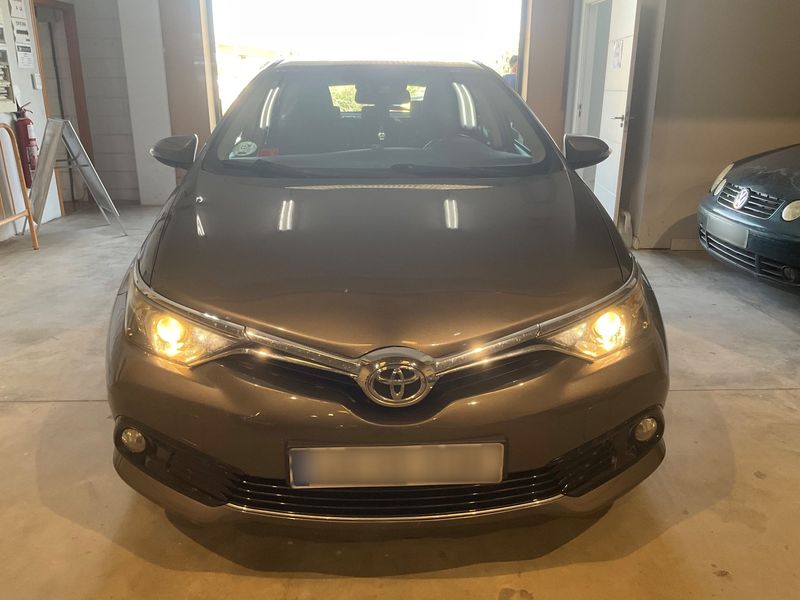 Toyota Auris 1.4 Turbodiesel Active — zdjęcie 9