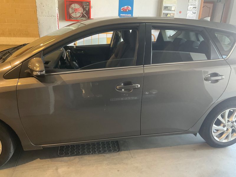 Toyota Auris 1.4 Turbodiesel Active — zdjęcie 4