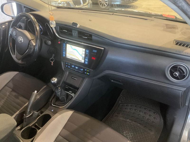 Toyota Auris 1.4 Turbodiesel Active — zdjęcie 12