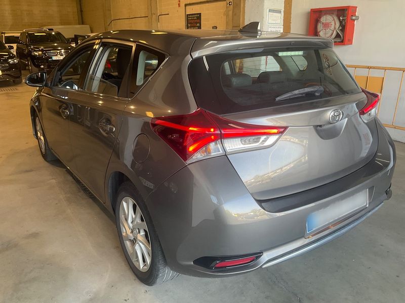 Toyota Auris 1.4 Turbodiesel Active — zdjęcie 3