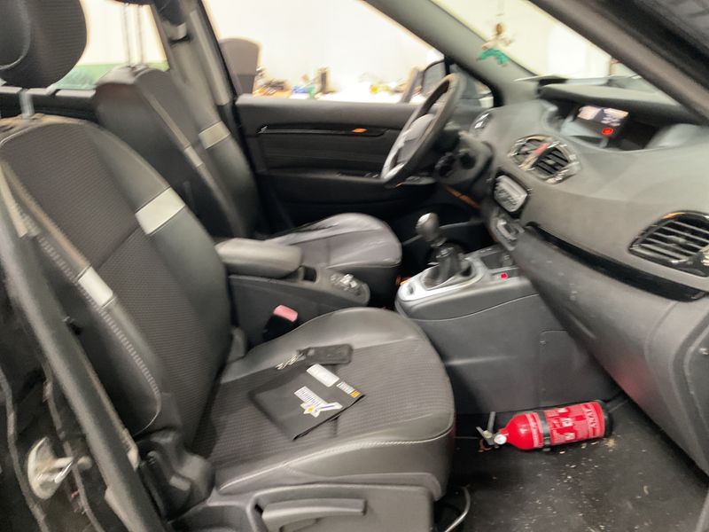 Renault Grand Scenic 1.5 dCi BOSE Edition 2011 – снимка 3
