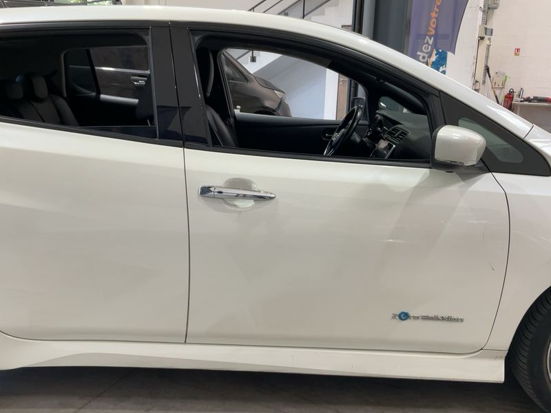 Nissan Leaf electric drive 110 kW N-Connecta — zdjęcie 7