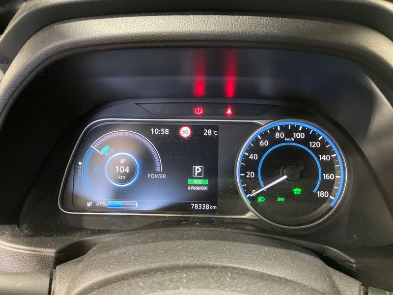 Nissan Leaf electric drive 110 kW N-Connecta — zdjęcie 13
