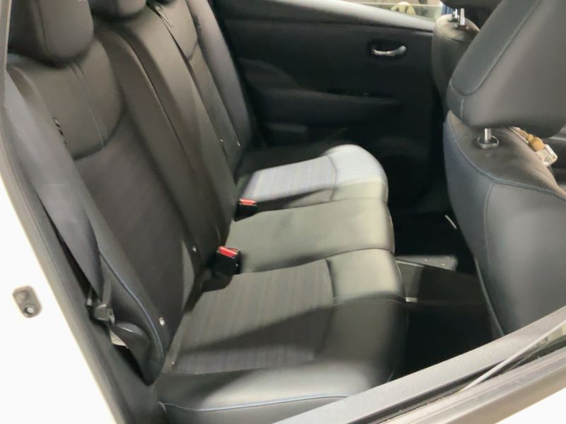 Nissan Leaf electric drive 110 kW N-Connecta — zdjęcie 14