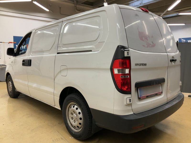 Hyundai H1 2.5 CRDi Kasten — zdjęcie 3