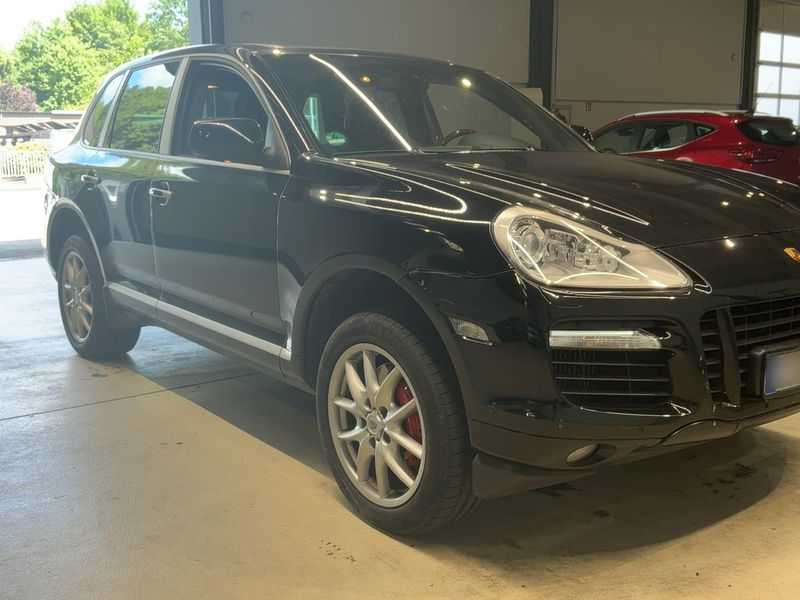 Porsche Cayenne Turbo — zdjęcie 8