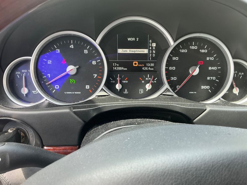 Porsche Cayenne Turbo — zdjęcie 13