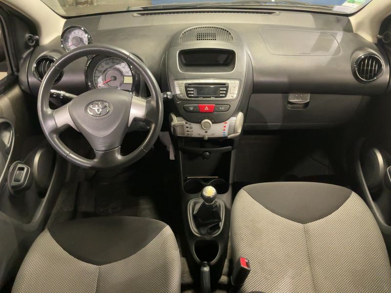 Toyota Aygo 1.0 VVT-i Dynamic 2014 – снимка 17