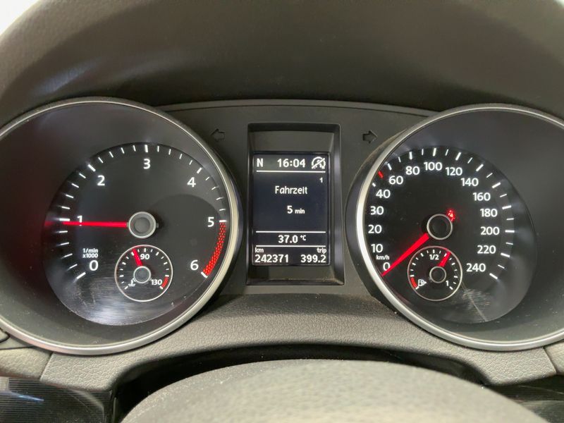 Volkswagen Golf VI 2.0 TDI BlueMotion Tech — zdjęcie 13