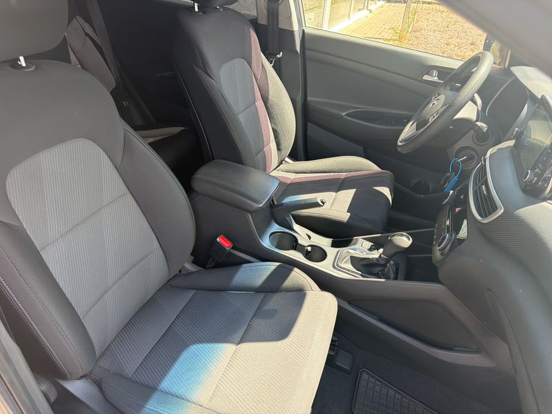 Hyundai Tucson 1.6 TGDI Trend 2WD — zdjęcie 10