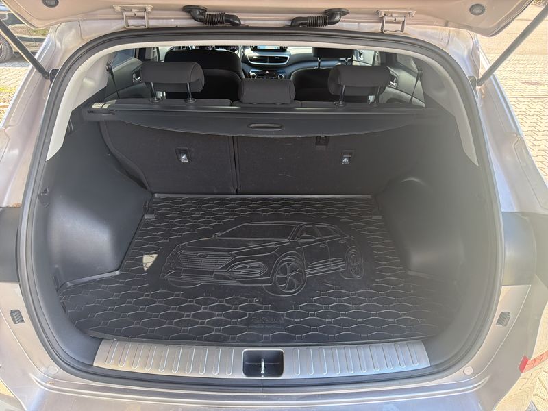 Hyundai Tucson 1.6 TGDI Trend 2WD — zdjęcie 9