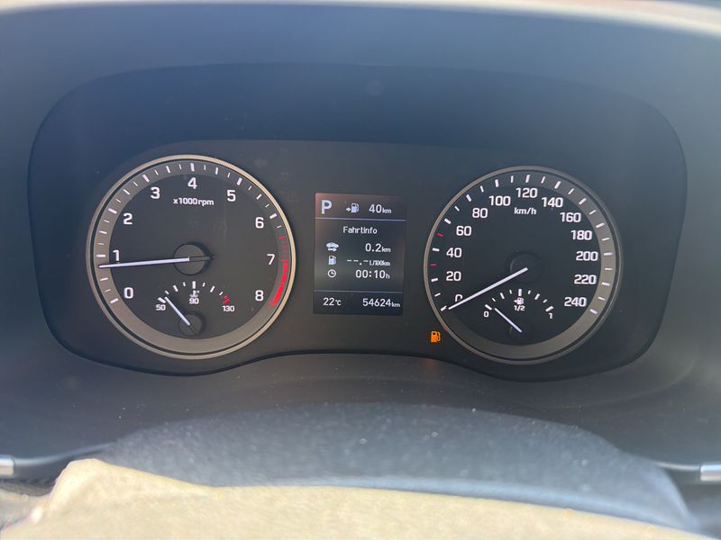Hyundai Tucson 1.6 TGDI Trend 2WD — zdjęcie 12
