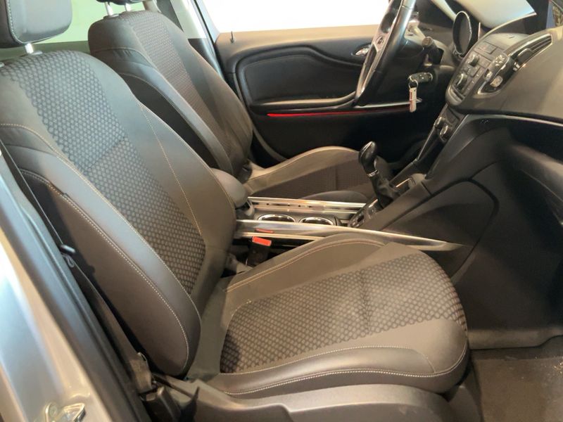Opel Zafira Tourer 1.6 CDTI DPF Cosmo — zdjęcie 11