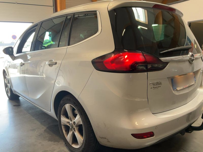 Opel Zafira Tourer 1.6 CDTI DPF Cosmo — zdjęcie 3