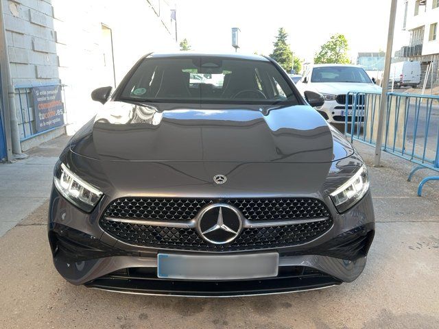 Mercedes-Benz A-Klasse A 200 d AMG Line 2023 – снимка 14