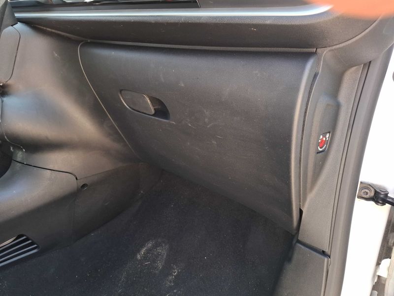 Citroen C3 1.5 Blue-HDi Société Feel Nav 2021 – снимка 39