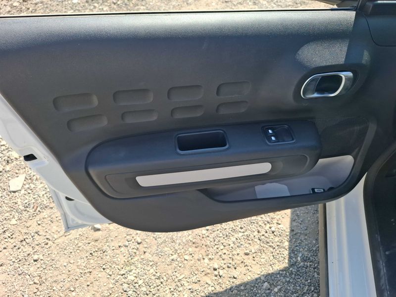 Citroen C3 1.5 Blue-HDi Société Feel Nav 2021 – снимка 33