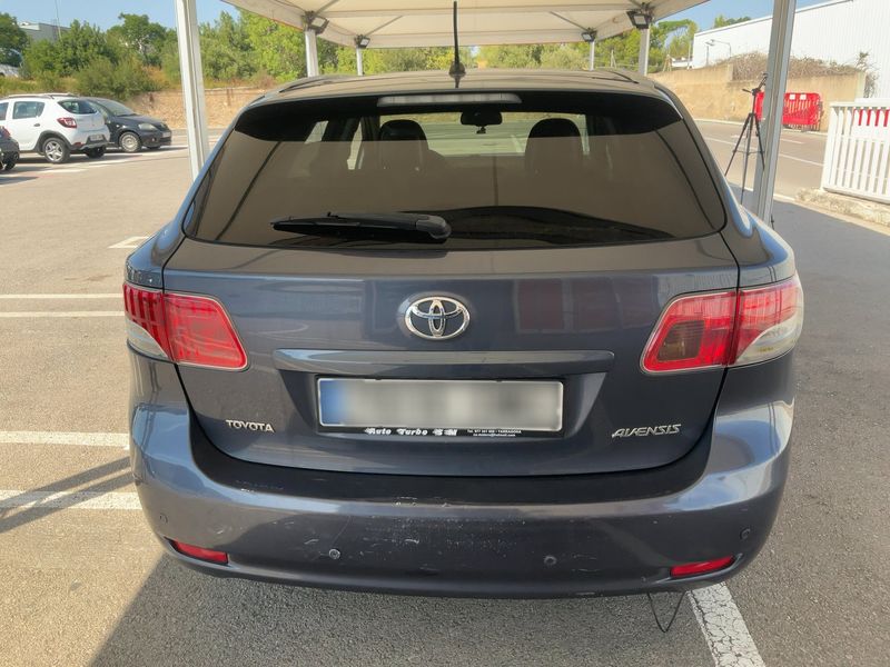 Toyota Avensis 2.2 D-4D Active — zdjęcie 5