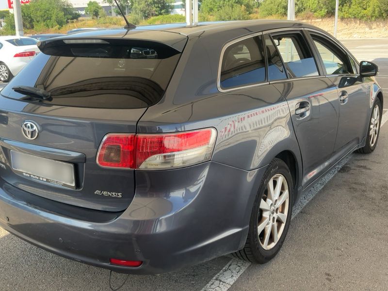 Toyota Avensis 2.2 D-4D Active — zdjęcie 6