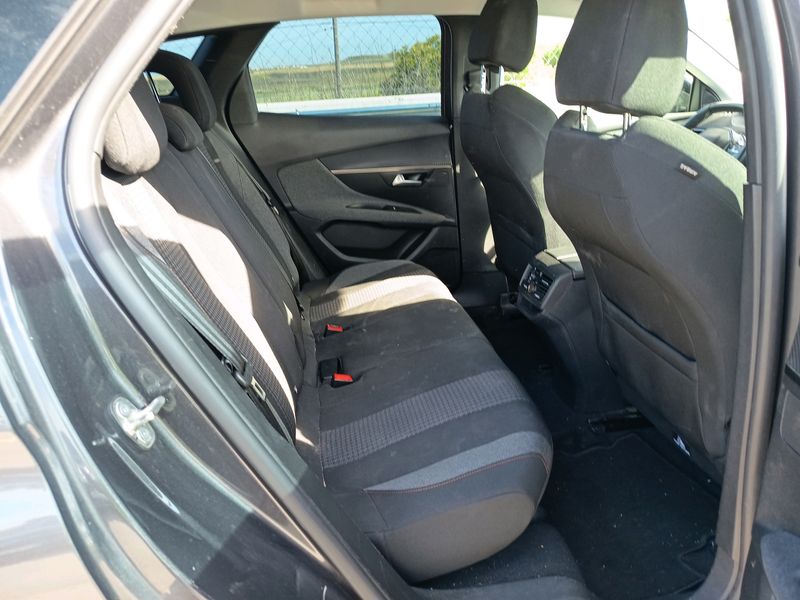 Peugeot 3008 1.5 Blue-HDi Active Pack — zdjęcie 12