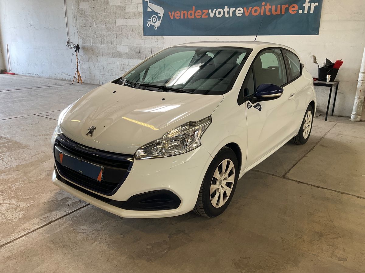 Peugeot 208 2016 — photo 1
